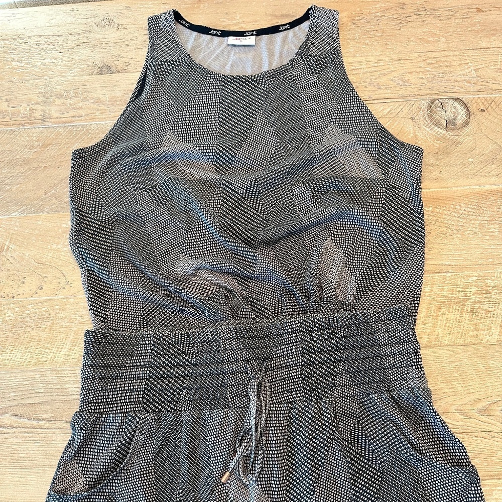 Sleeveless Black & White Patterned Women's Skirt